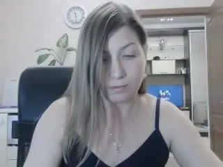 LoriEla  live sex cam