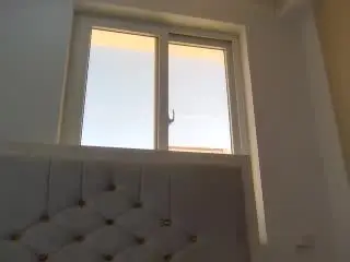 SquirtingBaddie  live sex cam