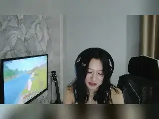 EmiliaBrackemyre  live sex cam