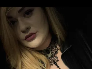 LauraSinnerX  live sex cam