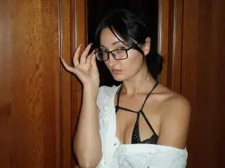 Latrika  live sex cam