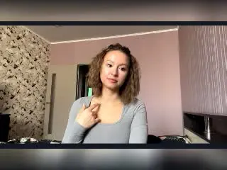 QuyenSaenger  live sex cam