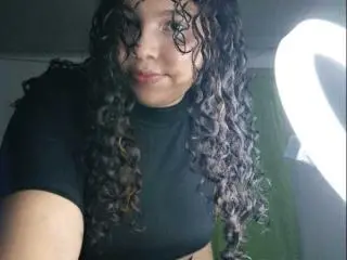 InnocenthaZel  live sex cam