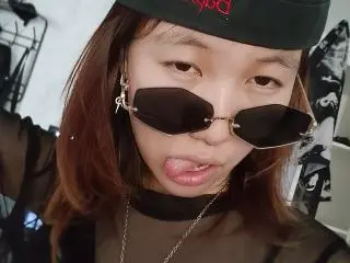 MadokaMessman  live sex cam