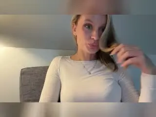 TitsQueen  live sex cam