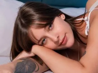 LiaMilan  live sex cam