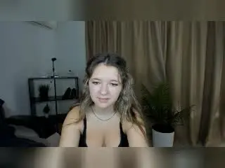 EmiliaHog  live sex cam