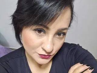 KiaRavoss  live sex cam