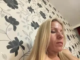 SandraSwweet  live sex cam