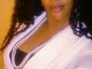 LaFleurDeLaNuit  live sex cam