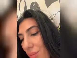 BrunetteBabe69  live sex cam