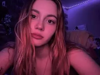 RaynaClayman  live sex cam