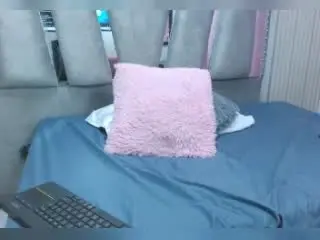 CarlaHoward  live sex cam