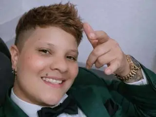 MiaCapucci  live sex cam