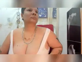MiaCapucci  live sex cam