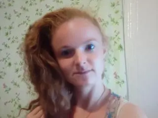 RaeJeannie  live sex cam