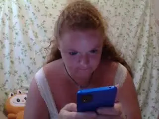 RaeJeannie  live sex cam