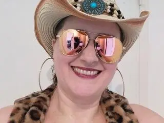 LiliChattePoilue  live sex cam