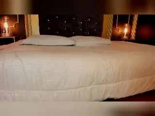 AitanaJohns  live sex cam