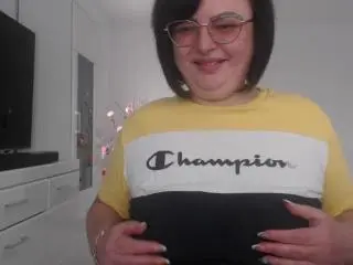 AmandaMias69  live sex cam