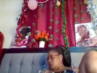 HeavyAss69  live sex cam