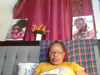 HeavyAss69  live sex cam