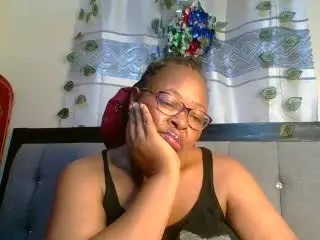 HeavyAss69  live sex cam