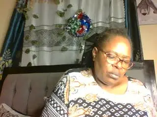 HeavyAss69  live sex cam