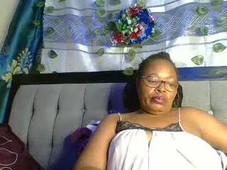 HeavyAss69  live sex cam