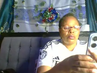 HeavyAss69  live sex cam