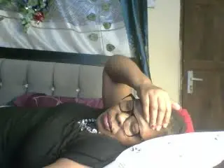 HeavyAss69  live sex cam