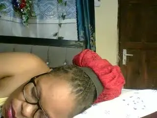 HeavyAss69  live sex cam