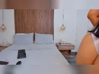 AlannaVelvet  live sex cam