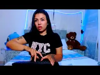 Samantaa69  live sex cam