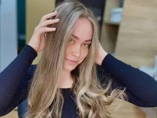 MelanieCutes  live sex cam