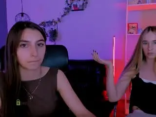 KellyLeslieMila  live sex cam