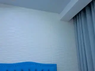 LauraWilson  live sex cam