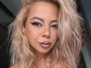 RedLara  live sex cam
