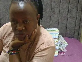 Ebonyalya  live sex cam