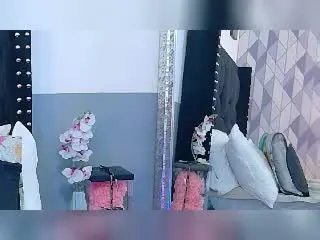 MissNahomi  live sex cam