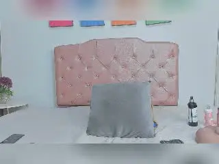 MissNahomi  live sex cam