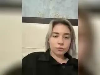 KiraQ  live sex cam