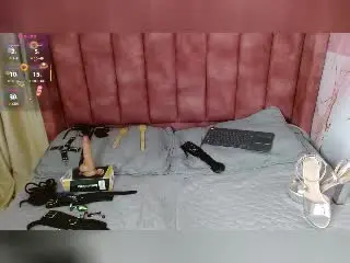 HilaryyThompson  live sex cam