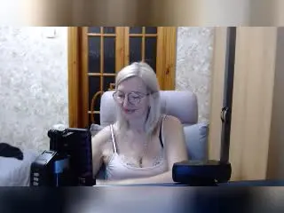 RoseQMagic  live sex cam
