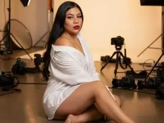 AlmaWhite69  live sex cam