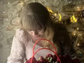 HayleyLaRise  live sex cam