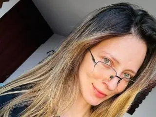 AmbeerWood  live sex cam