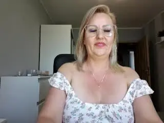 EmillyKiss  live sex cam