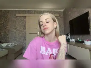 MaximinaMayhood  live sex cam