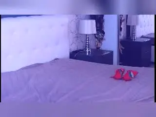 MaryMais  live sex cam